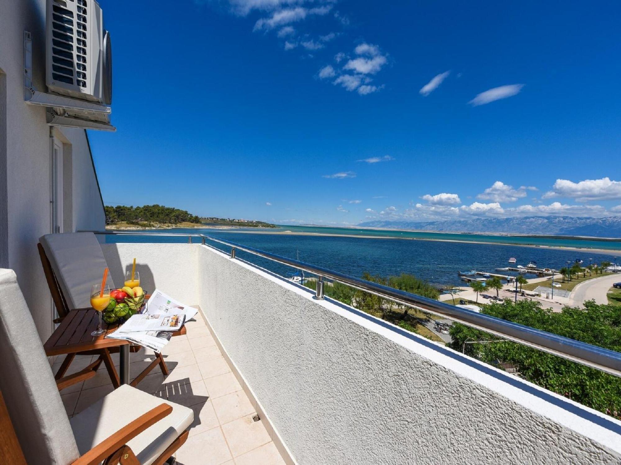 Modern Villa In Nin With Terrace ภายนอก รูปภาพ