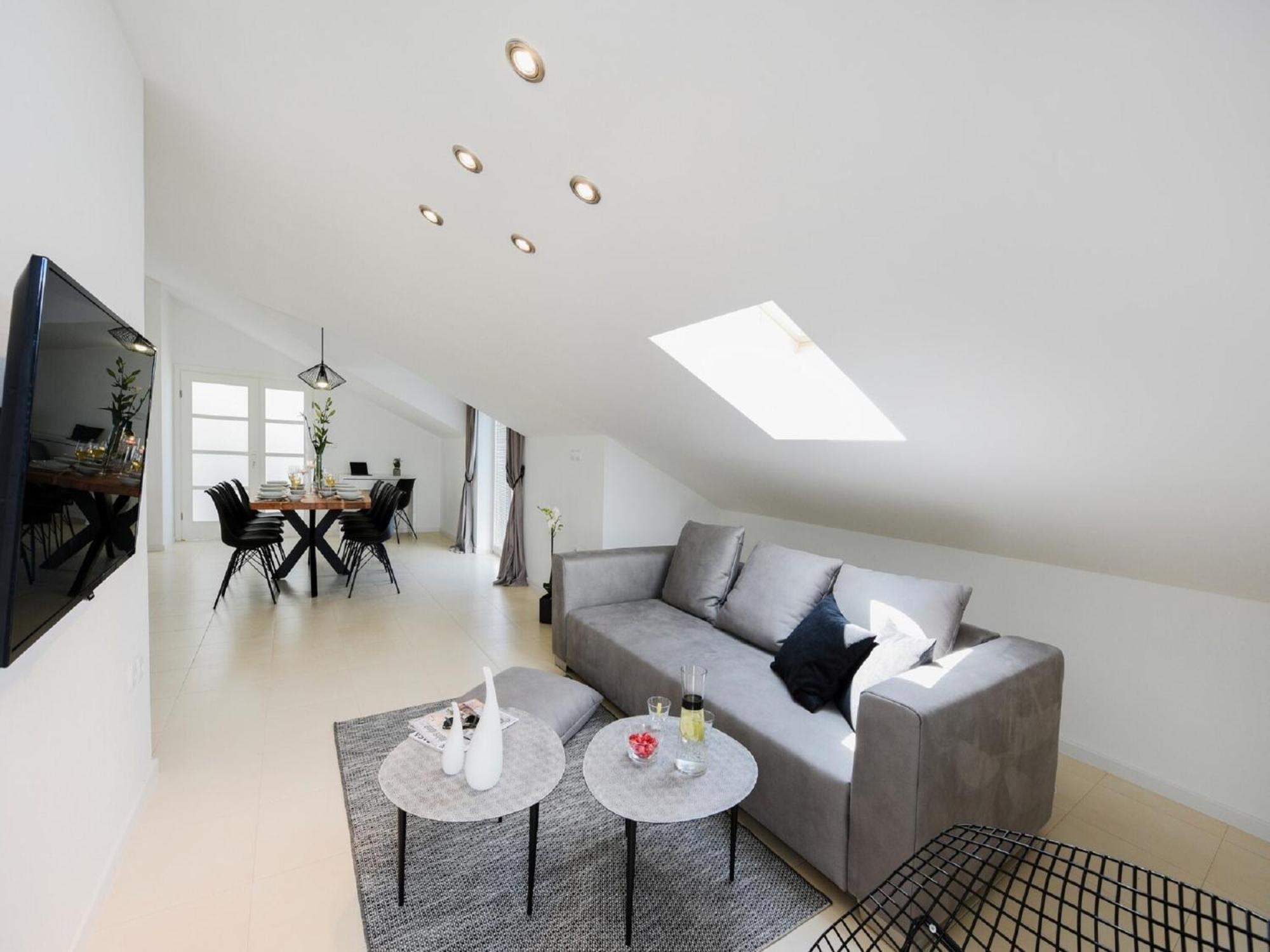 Modern Villa In Nin With Terrace ภายนอก รูปภาพ